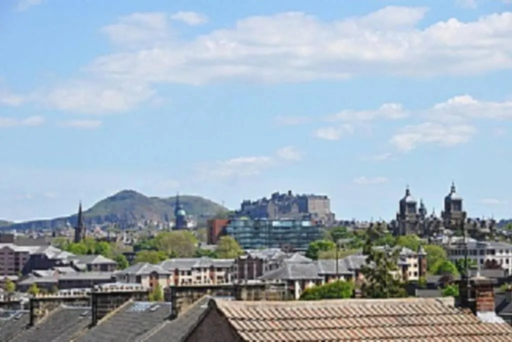 Sunny House With Views To Edinburgh Skyline Villa Holiday home